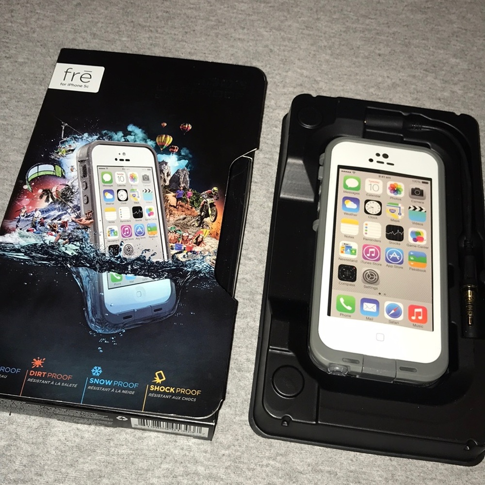 iPhone 5c frē Lifeproof case